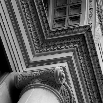 Classic Column - Blk & Wht